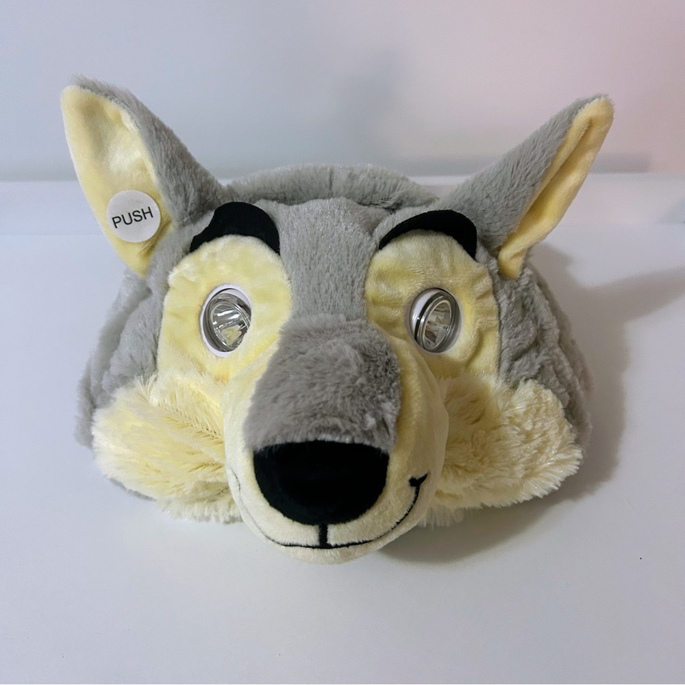 NWT- Wolf Hat Night Eyes LED Novelty Headlamp Kids Children’s Fun
